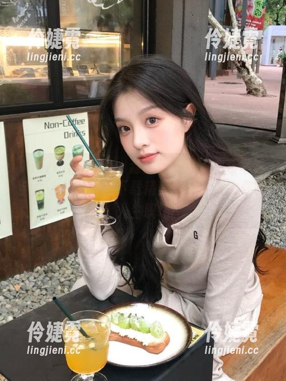Xiuren秀人网 - 淼淼萌萌哒职业装写真全面上线，免费下载精美图片，助力你的人生职场-伶婕霓
