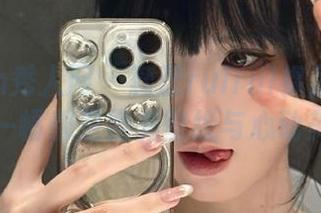 Xiuren秀人网 - 蕊蕊ruirui裸足写真：每一幅都是绝美壁纸与心动美图