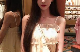 Xiuren秀人网 - 邂逅金纯一女王的私拍作品，感受她的自信与优雅！