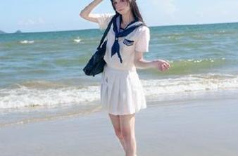 Xiuren秀人网 - “龙雪儿”私房写真图集，粉色调的婉约与优雅交织在一起