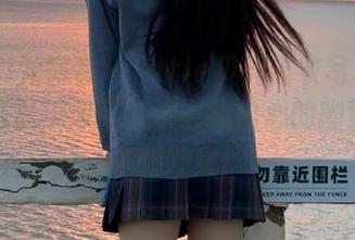 YouMi尤蜜荟 - little贝壳内衣写真合集：在这里，你可以看到我内心的幽默与内衣的冲突！