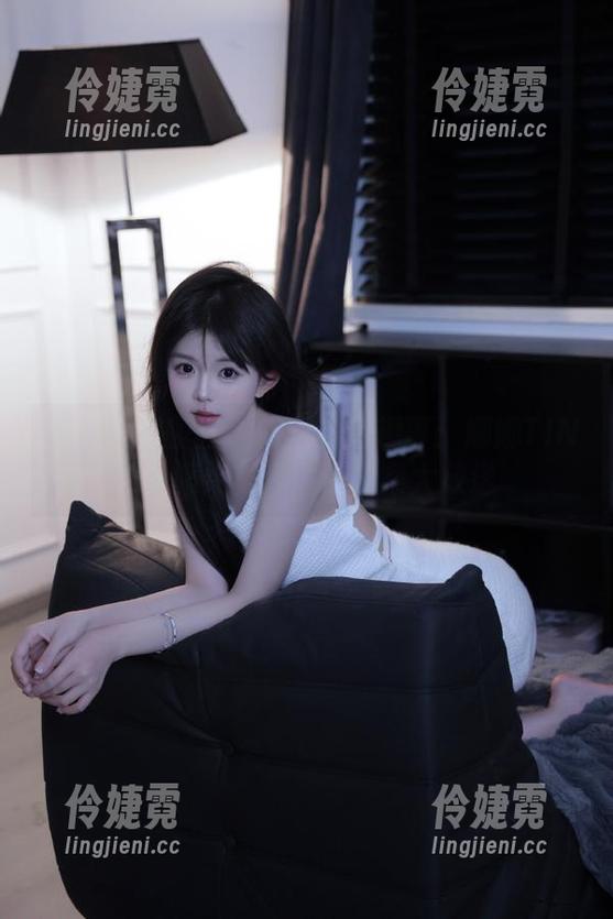 YouMi尤蜜荟 - 校园生活趣事：娜娜TINA的搞笑写真图片合集大放送-伶婕霓
