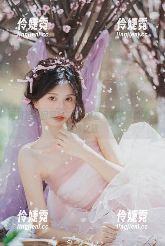 高清图片回顾：ZinieQ喜多川海梦的迷人写真之旅-伶婕霓