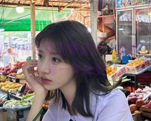 ZinieQ的裸足作品集分享：捕捉生活中的每一寸真实