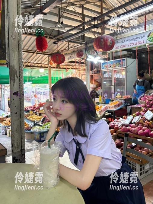 ZinieQ的裸足作品集分享：捕捉生活中的每一寸真实-伶婕霓