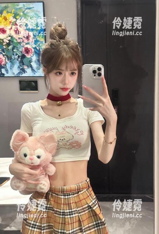 ZinieQ美腿系列：精选写真集带你走进她的优雅世界-伶婕霓