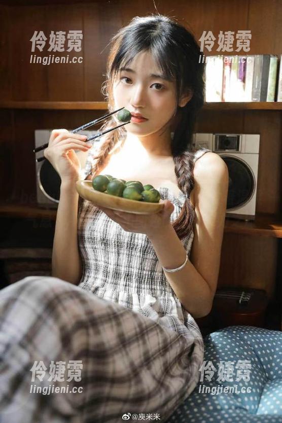 beautyleg - 每一张照片都散发着温柔气息，Anita私拍图包的独特魅力之旅-伶婕霓