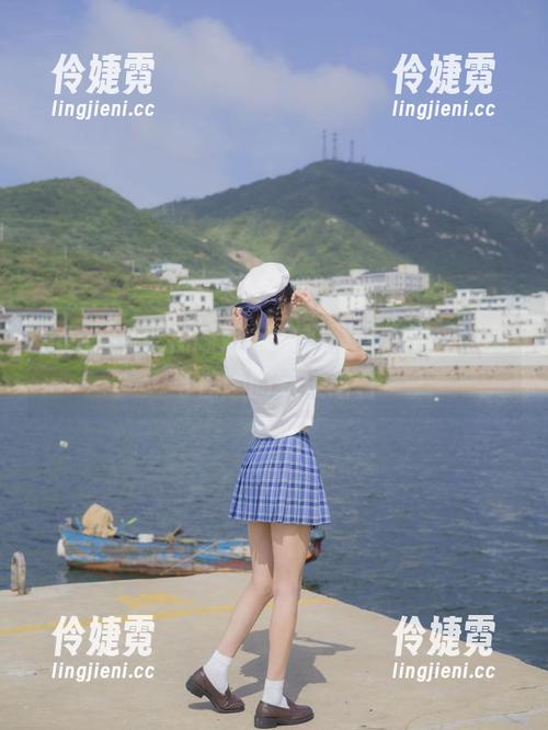 nagisa魔物喵短裙私拍原图，展现甜美与性感的完美结合-伶婕霓