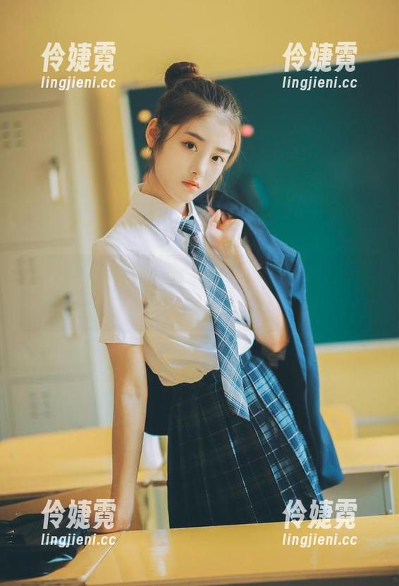 pans - 精选小青校服系列美图，全新套图展现校园青春气息与无限魅力！-伶婕霓