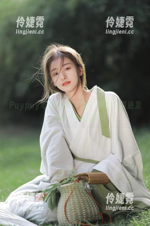 Puypuy写真集新鲜出炉：网袜风情迸发，更新不容错过！-伶婕霓