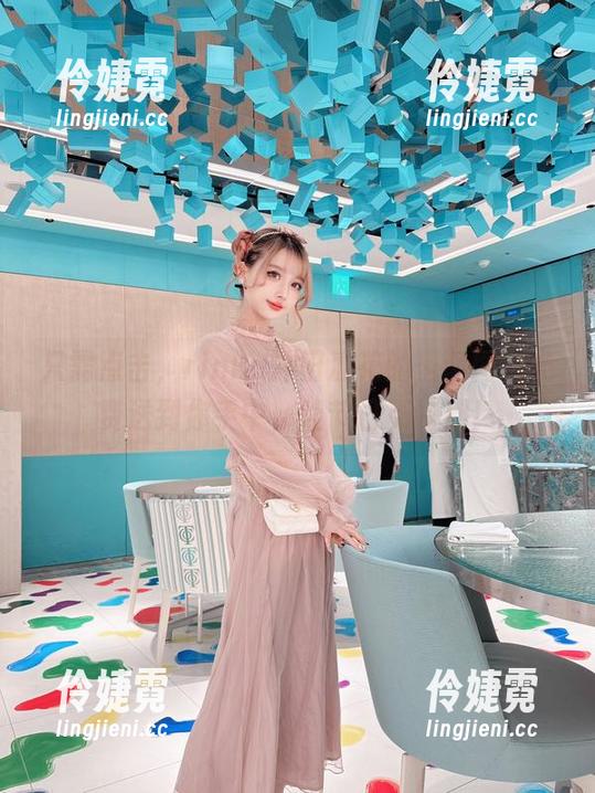 只需点击，rinka冲田凛花的圣诞图包免费送到你手中，让节日更特别！-伶婕霓