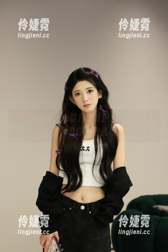 热门博主shimo霜月最新护士系列写真，精彩图片带你走进感动瞬间-伶婕霓