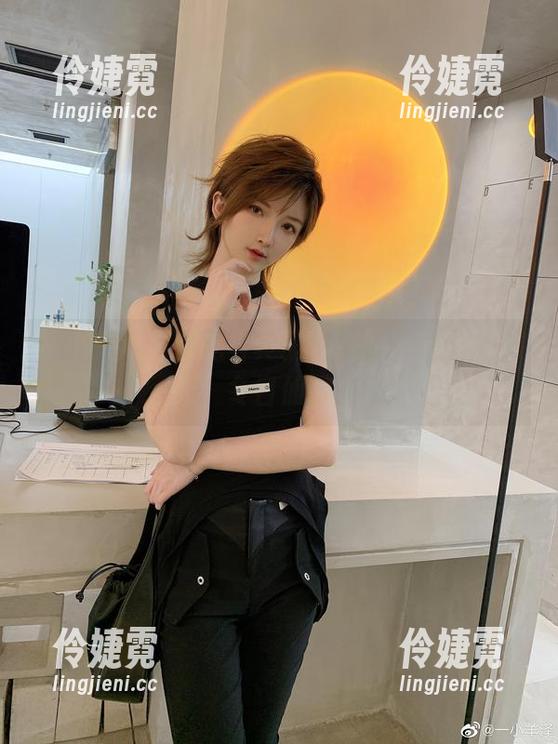 一小央泽圣诞兔写真精选原图，带你走进冬日仙境-伶婕霓