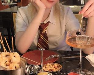 一小央泽短裤作品集上线，在线看她如何演绎夏日风情！