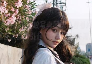 一笑芳香沁的豹纹写真图册，看看她是如何在人群中引起“豹动”的热潮！