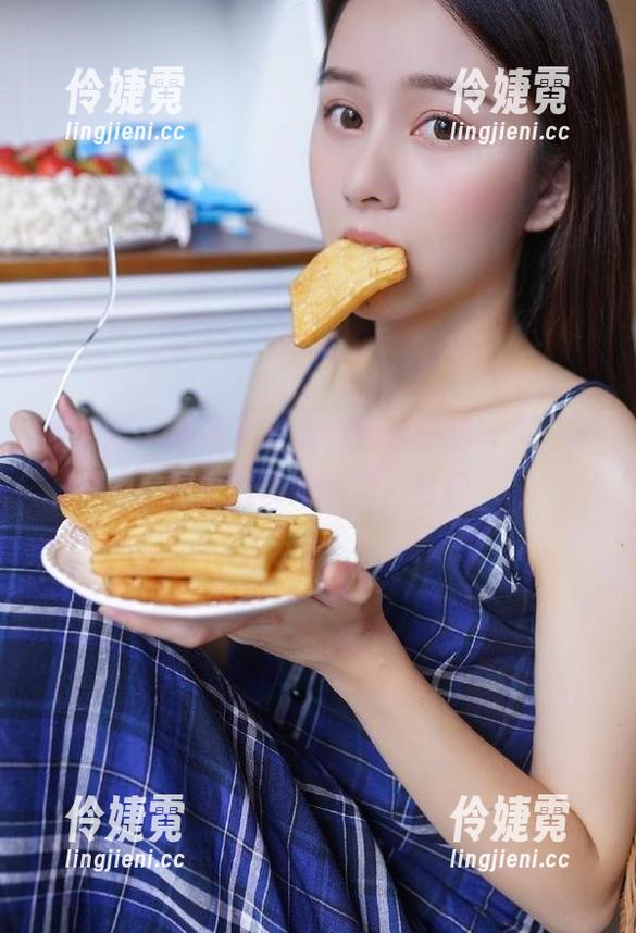 微密圈 - 最新不爱笑的赛琳和服写真，原图中展现她的内心世界-伶婕霓