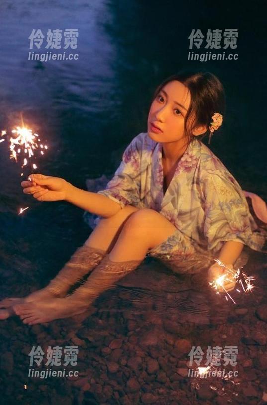 丽柜 - 探索司琪皮衣图包精选，演绎独特的摄影艺术之美-伶婕霓