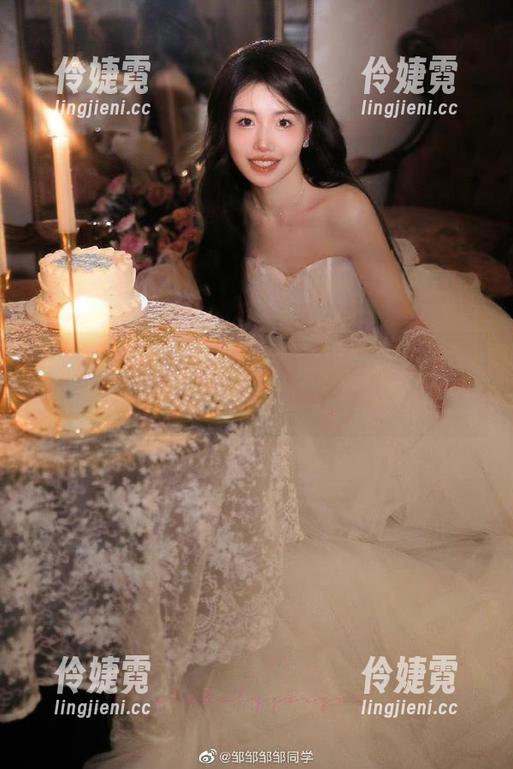 丽柜 - 感受“心心”天使写真魔力，尽在轻松下载，让你心动不已！-伶婕霓