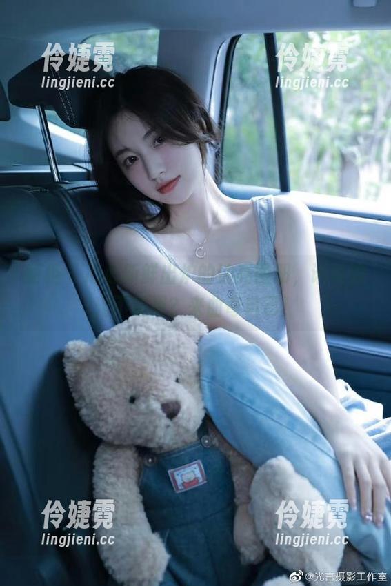 丽柜 - 心心新鲜出炉的油亮图册，谁说油光不耀眼？来曲奇自己！-伶婕霓