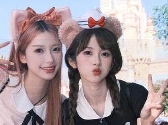 丽柜 - 晴晴短裙：分享她的美丽故事与动人写真美图合集