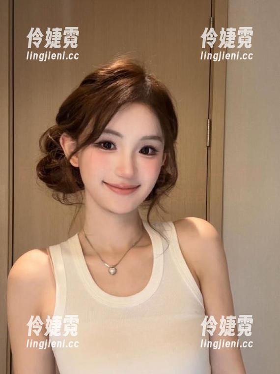丽柜 - 潘潘的油亮美图合集:每一张都是灵感与梦想的完美结合-伶婕霓 丽柜 - 潘潘的油亮美图合集:每一张都是灵感与梦想的完美结合-伶婕霓