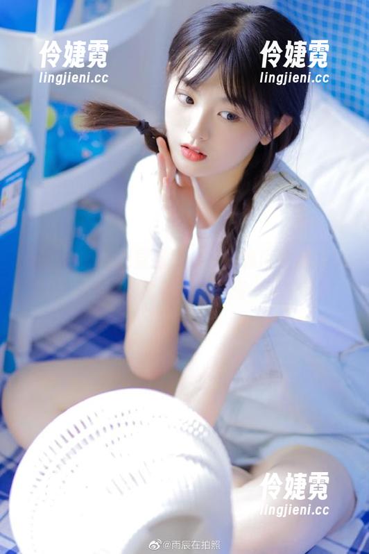 丽柜 - 一场视觉盛宴,甜甜饰演裸足女孩的福利写真之旅-伶婕霓 丽柜 - 一场视觉盛宴,甜甜饰演裸足女孩的福利写真之旅-伶婕霓