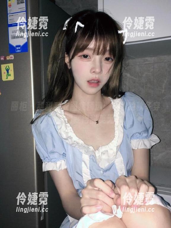 丽柜 - 甜甜毛衣图集精选：让你的秋冬穿搭瞬间变得甜美无比-伶婕霓