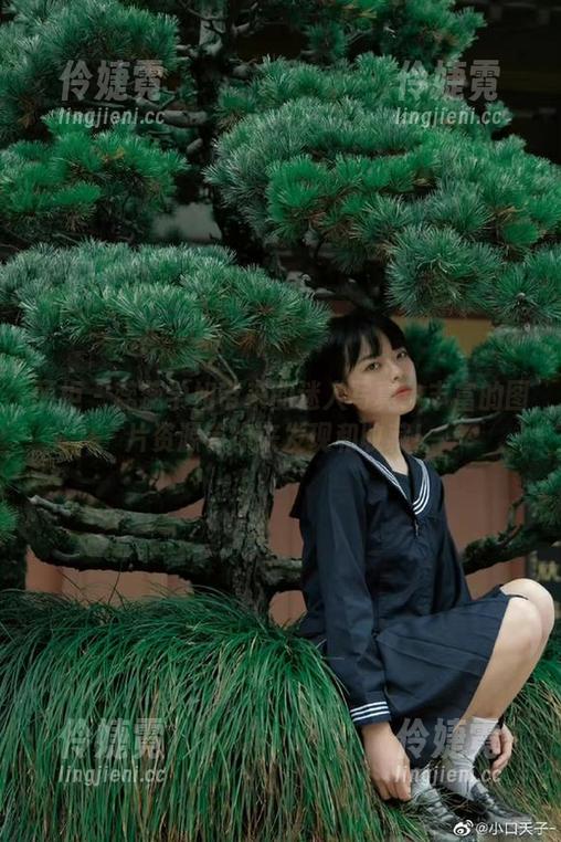 丽柜 - 蕊蕊学姐带来的迷人写真：丰富的图片资源等你来发现和收藏！-伶婕霓