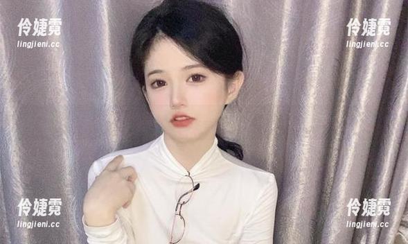 倦倦喵的白色写真图集：轻盈气质与优雅的完美结合-伶婕霓