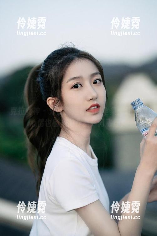 克拉女神 - 宋智珍运动美图全集：让你的心情也随她的作品一同飞翔！-伶婕霓