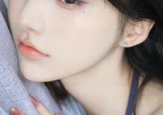 克拉女神 - 高子琁的裤里丝主题私房写真，展现时尚与个性