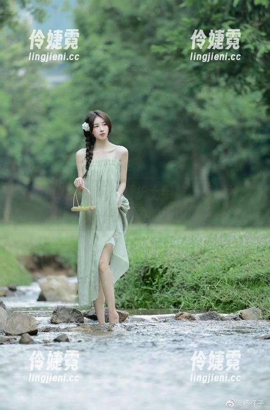 高清魔力：兔玩映画护士学妹美图照片，探索青春与活力的无限可能-伶婕霓