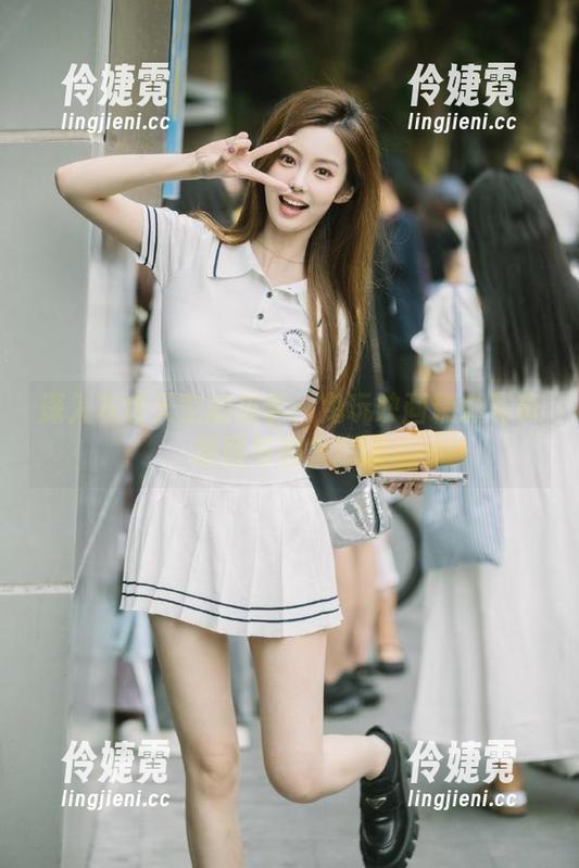 深入灰色天空的故事：兔玩映画精彩写真原图与图集解读-伶婕霓