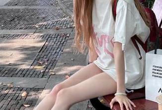 最新写真集出炉！兔玩映画呈现白高跟与网袜的完美碰撞！