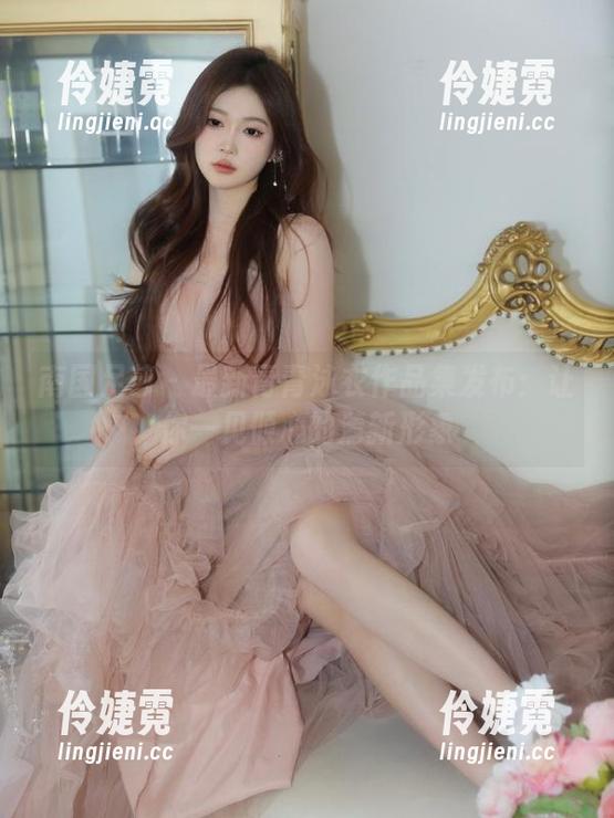 南国足艺 - 最新青青泳衣作品集发布：让你一见倾心的清新形象-伶婕霓