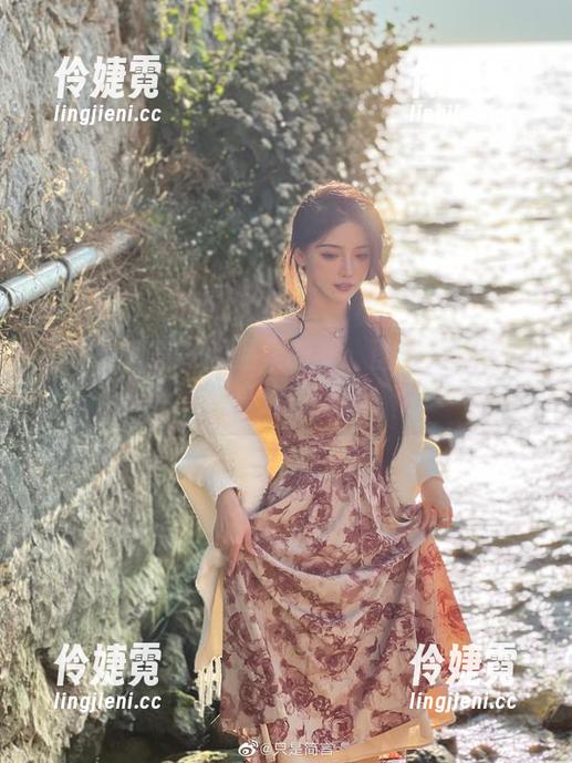 “只是简言”的温柔画卷：图集资源带你感受细腻之美-伶婕霓