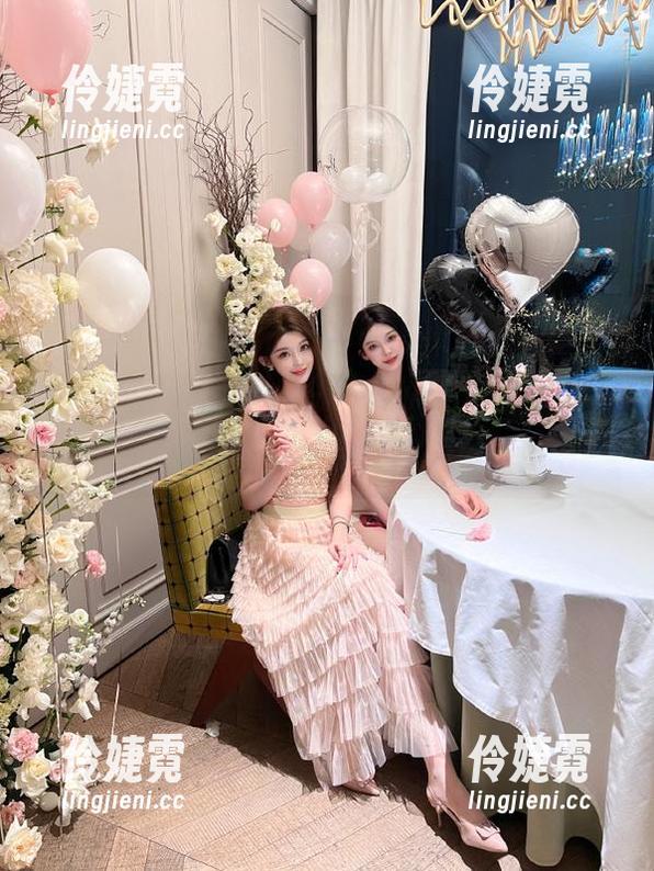 发现喵糖映画的魅力：职业OL美图与图包，魅力与实力并存的完美呈现！-伶婕霓
