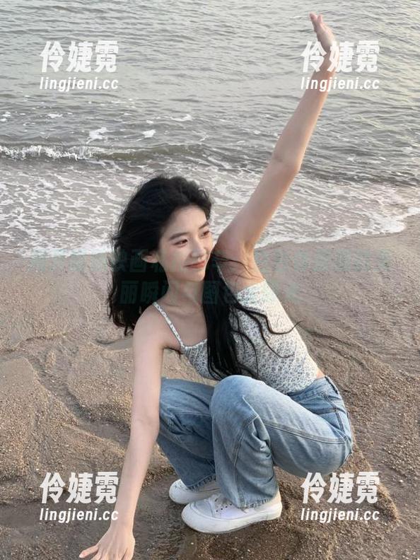 揭开喵糖映画私拍秘辛：白色体操服的美丽瞬间与图包大曝光-伶婕霓