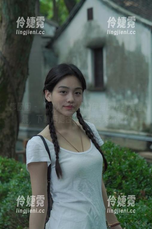 嗲囡囡 - “双人”主题的伊蓓Eva写真图集，下载后是否会让你哭笑不得？-伶婕霓