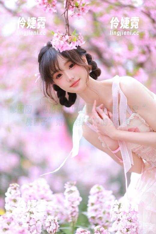 嗲囡囡 - 私拍写真中的夏天梦境：揭密“桃香子”如何演绎季节的灵动美-伶婕霓