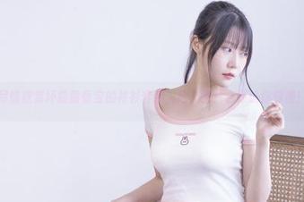 尽情欣赏坏露露香宝的衬衫套装，超美图片合集让你惊艳！