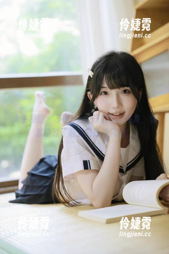 大生模拍 - 不看Lynn短裤全套图集，你就错过了最美的泳池风情！-伶婕霓