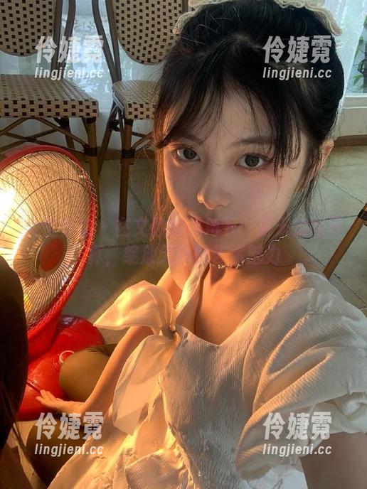 大生模拍 - 在文静的视角下：夏天定制写真，绽放无尽的艺术魅力-伶婕霓