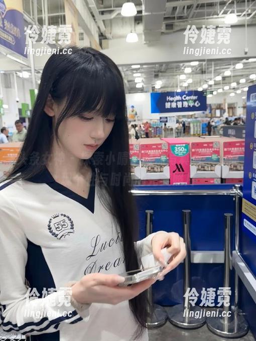 头条女神 - 探索小晴子网袜写真合集，展现个性与时尚的完美照片-伶婕霓