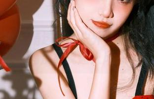 头条女神 - 精选蔡楠户外写真资源：高清画质展现迷人风采