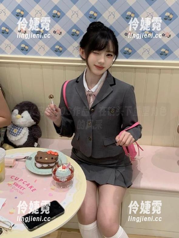 女主K皮衣COS作品：在镜头下重塑角色的风采-伶婕霓