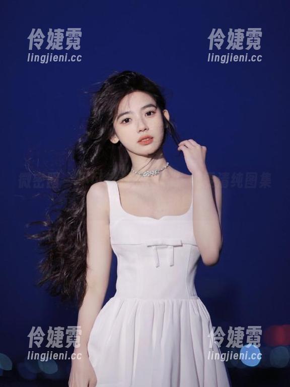 微密圈 - 不可错过的福利！奶雯清纯图集让你瞬间心动！-伶婕霓