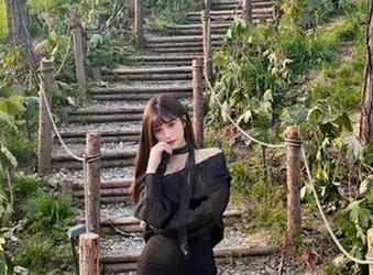 妖精视觉 - 沉醉在娇娇的气质奶茶肉丝妹福利图包中，魅力写真等你探索！