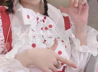 小女巫露娜双人写真合集，免费分享让你沉浸在魔法与梦境中