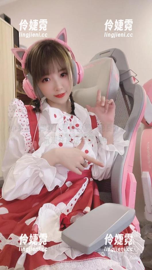 小女巫露娜双人写真合集，免费分享让你沉浸在魔法与梦境中-伶婕霓